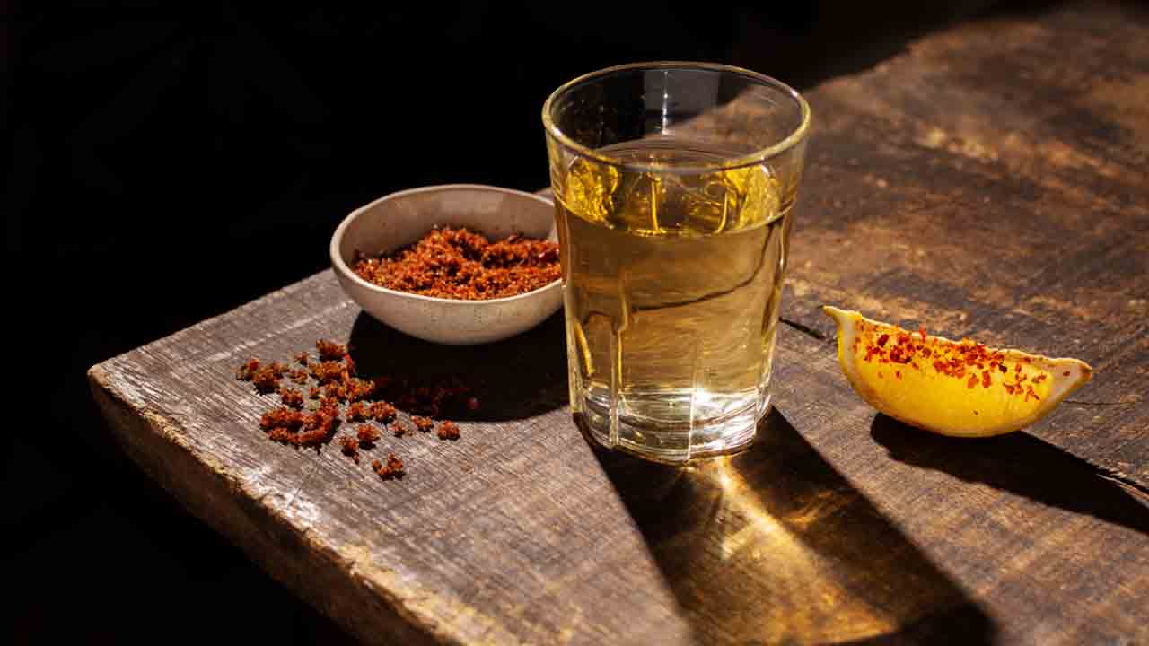 Desi Liquor Top 7 Brands in India : कीमत कम मगर भारत के वो 7 देसी शराब ब्रांड